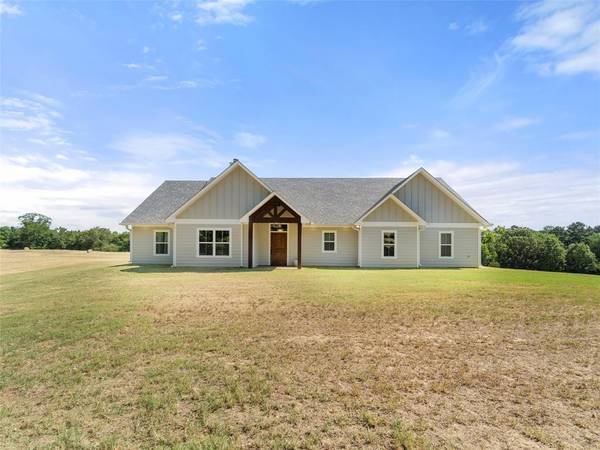 4514 Arrowwood Road, Gilmer, TX 75644