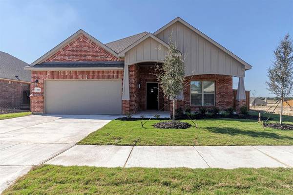 708 Lake Murray Lane, Cleburne, TX 76033