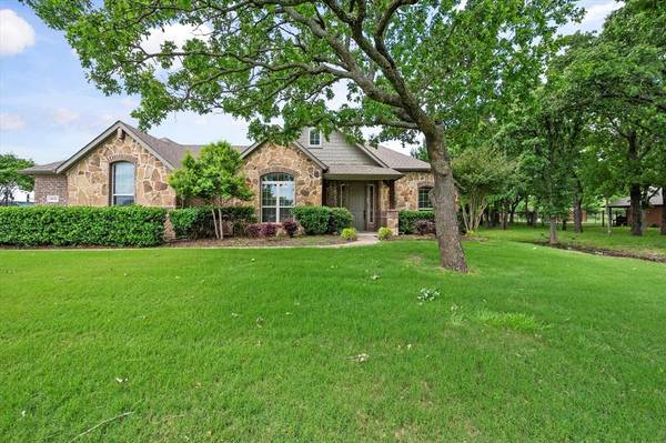 4036 Running Brook Drive, Joshua, TX 76058