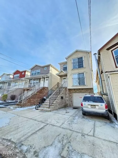 226 S 5Th St, Elizabeth City, NJ 07206