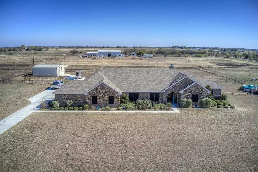 104 Hawk Ridge Road, Decatur, TX 76234