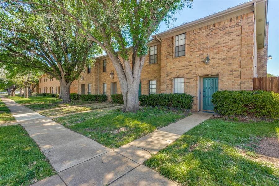 7431 Kingswood Circle, Fort Worth, TX 76133