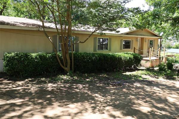 180 Beachwood Drive, Mabank, TX 75156