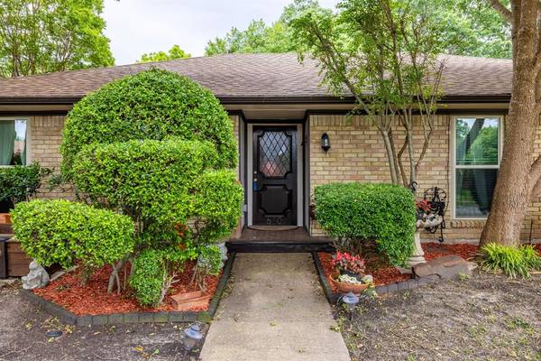 610 Brookfield Drive,  Garland,  TX 75040