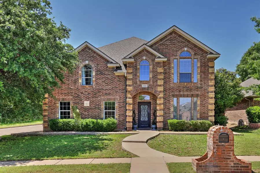 5540 La Bandera Trail, Benbrook, TX 76126