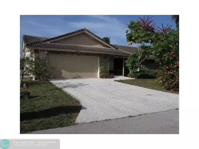 8301 NW 80TH PL, Tamarac, FL 33321