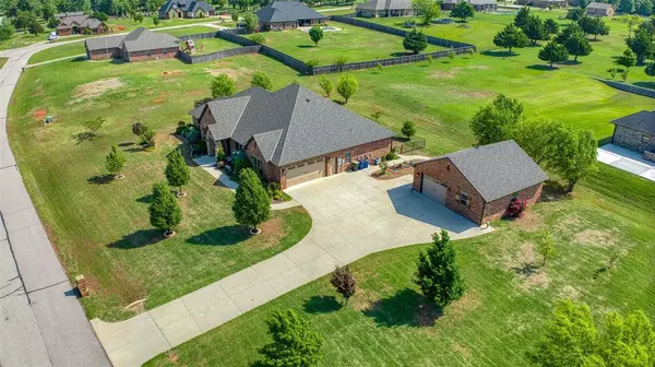 8266 E Lakeshore Drive, Blanchard, OK 73010