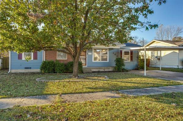 108 E Cunningham Street, Bonham, TX 75418