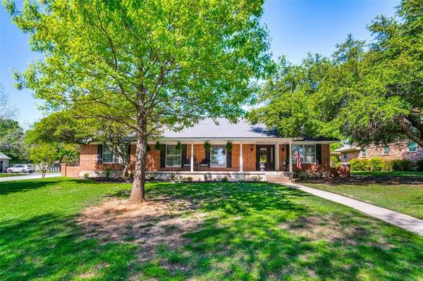 1202 S Stratton Street, Decatur, TX 76234