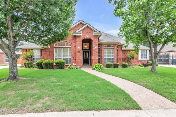 8612 Amhurst Court, North Richland Hills, TX 76182