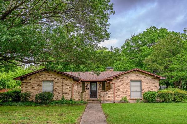 746 Holiday Drive, Sherman, TX 75090