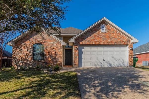 4002 Windmill Drive, Sanger, TX 76266