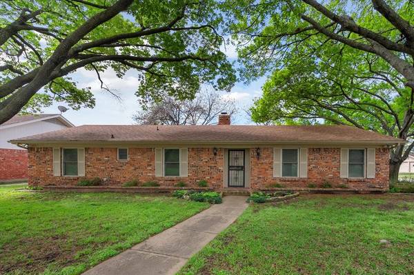 1108 Byron Lane, Arlington, TX 76012