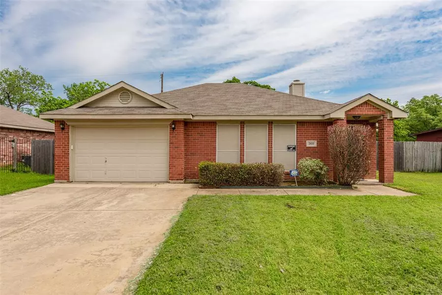 2833 Beaty Court, Fort Worth, TX 76112