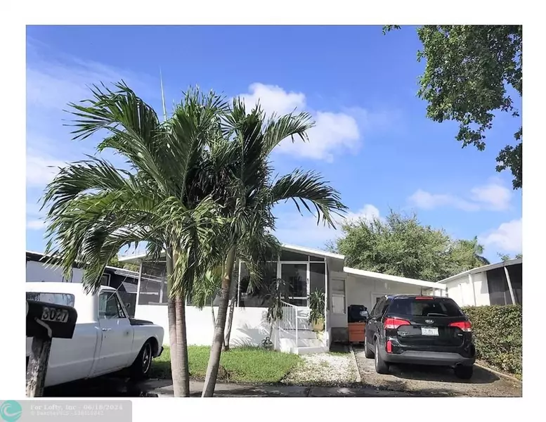 3027 SW 52nd St, Fort Lauderdale, FL 33312