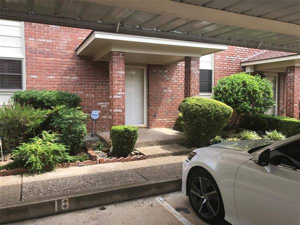 3141 Sappington Place #C, Fort Worth, TX 76116