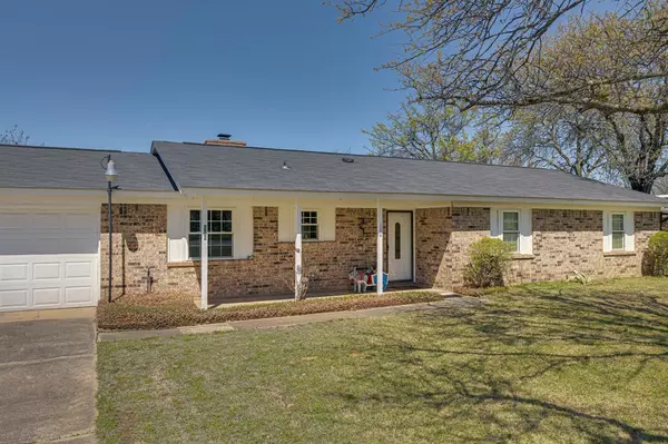 Burleson, TX 76028,104 Black Jack Lane