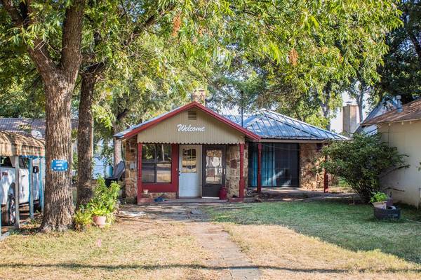 108 Lake Drive, Brownwood, TX 76801