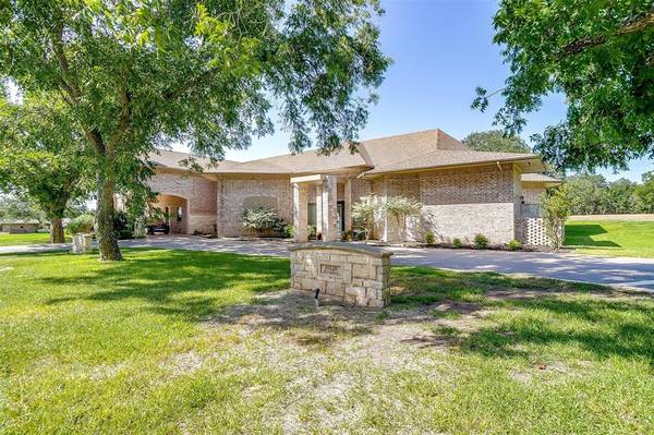 10120 Ravenswood Road, Granbury, TX 76049