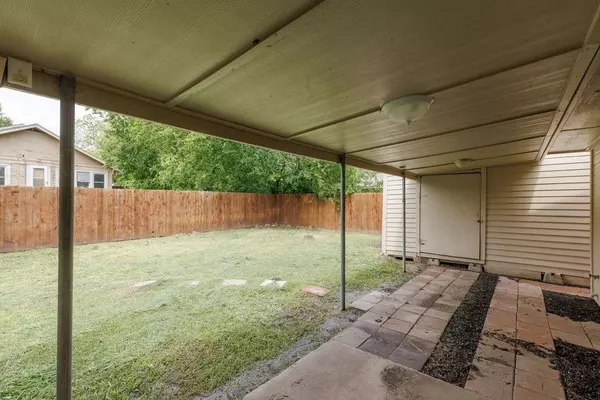 Garrett, TX 75119,441 Pecan Hollow