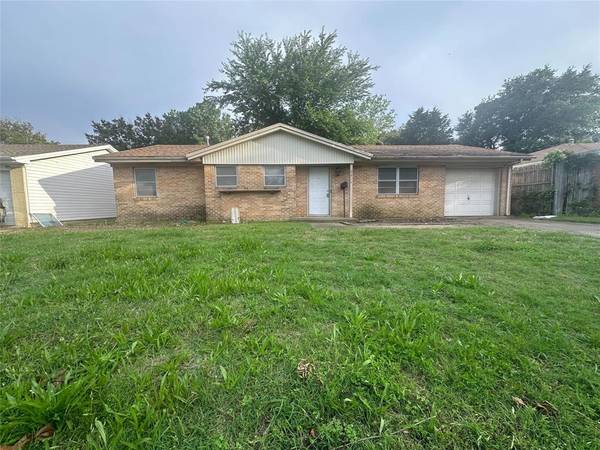 2814 Yale Street, Irving, TX 75061