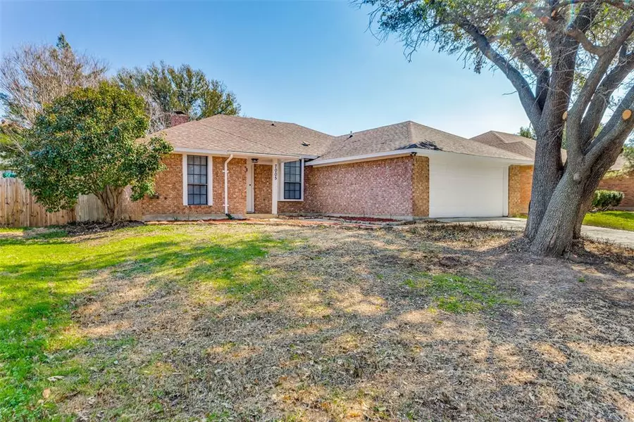 7005 Weatherwood Road, Fort Worth, TX 76133