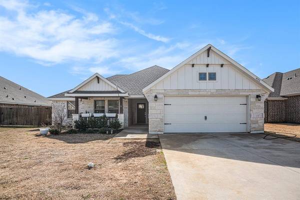 932 Sam Street, Springtown, TX 76082