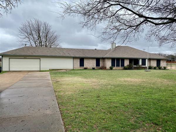 1910 N Mockingbird Lane, Midlothian, TX 76065