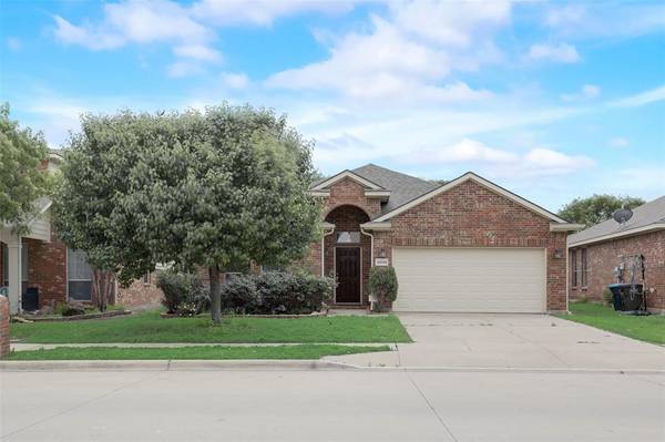 10849 Hawks Landing Road, Fort Worth, TX 76052