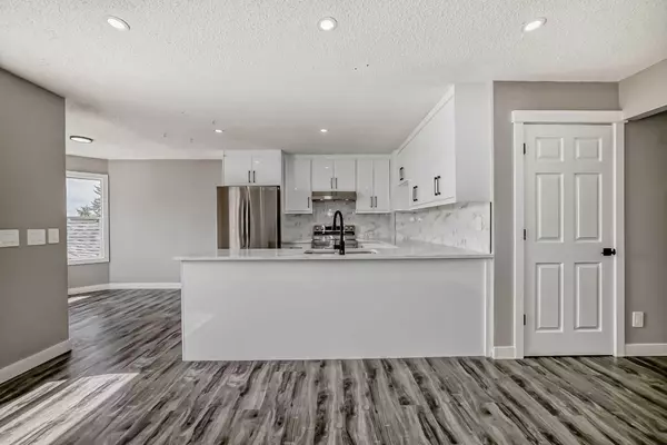 Calgary, AB T1Y 7C2,7931 Laguna WAY NE