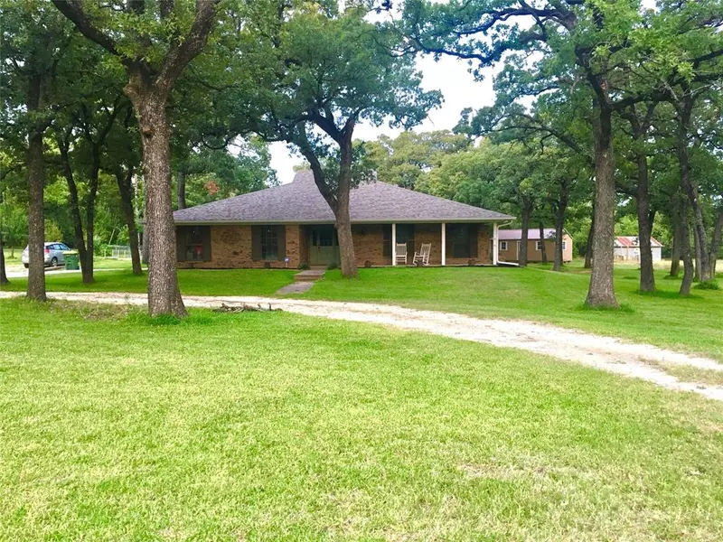 216 Circle Drive, Alvarado, TX 76009