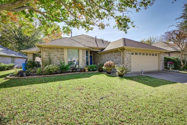 2304 S Branch Drive, Arlington, TX 76001