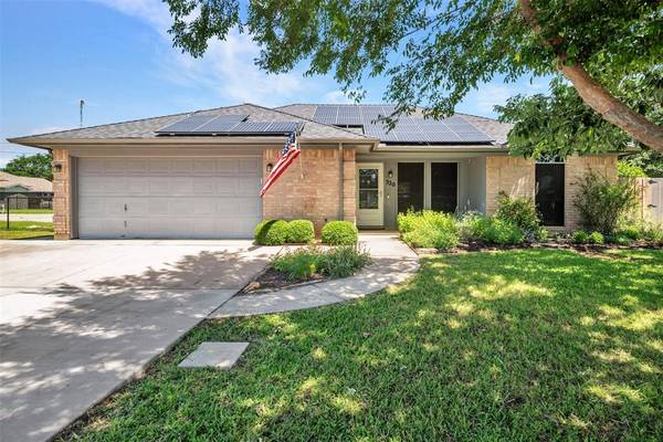 320 Richy Road, Roanoke, TX 76262