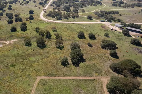 55 Twin Caverns, Oglesby, TX 75651