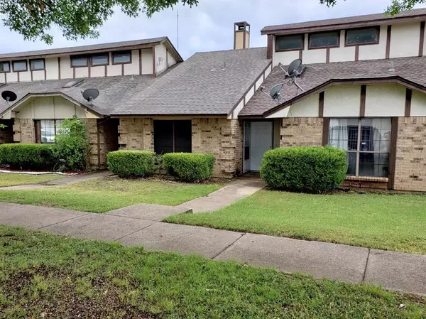 211 Cedar Bend Drive, Cedar Hill, TX 75104