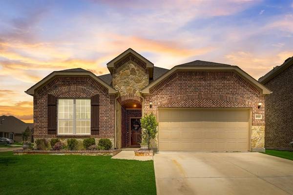 1072 Pinnacle Breeze Drive, Fort Worth, TX 76052