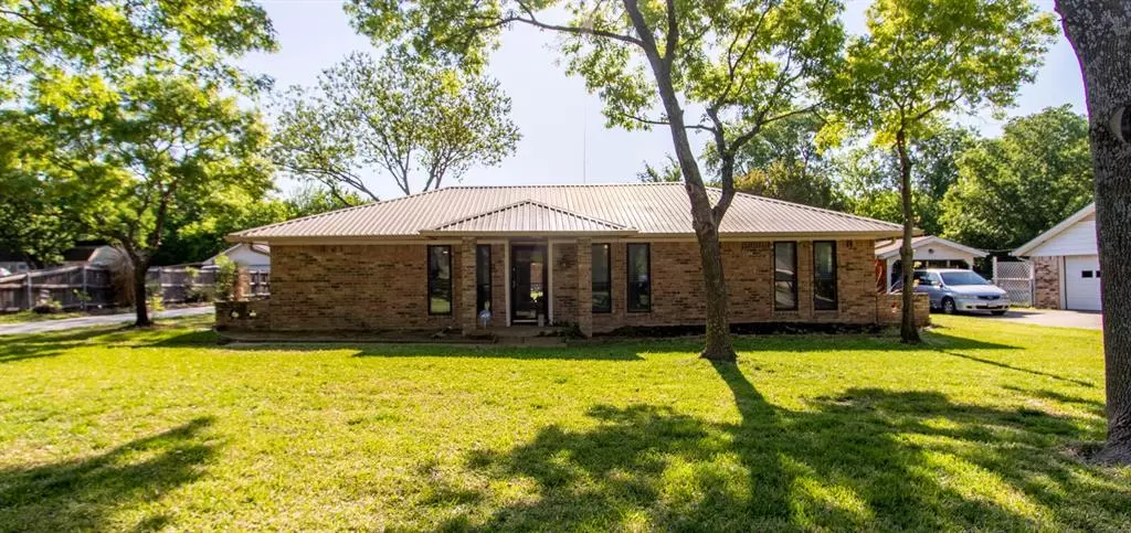 114 Carol Lane, Pecan Hill, TX 75154