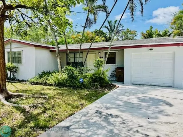 380 NW 37th St, Deerfield Beach, FL 33064