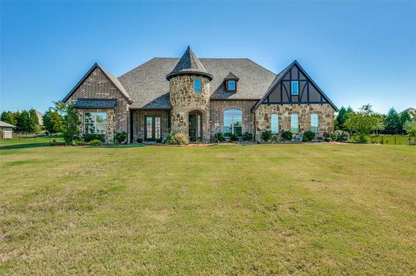 222 The Falls Drive, Sunnyvale, TX 75182