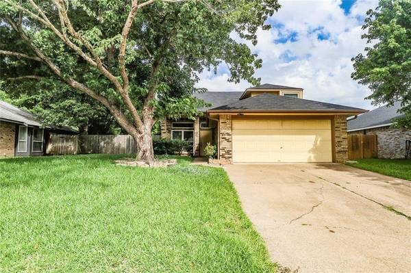 2203 Villanova Street, Arlington, TX 76018