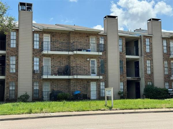 9520 Royal Lane #216, Dallas, TX 75243