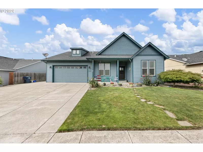 1090 SWALE RIDGE LOOP, Creswell, OR 97426