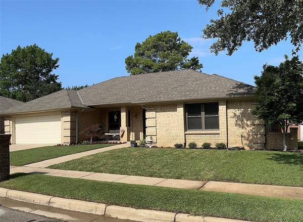 3717 Woodmont Court, Bedford, TX 76021