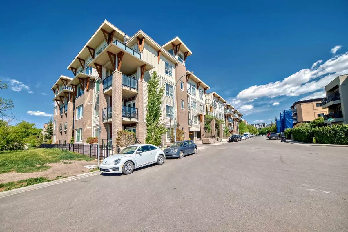 Calgary, AB T2E 3S7,707 4 ST NE #313