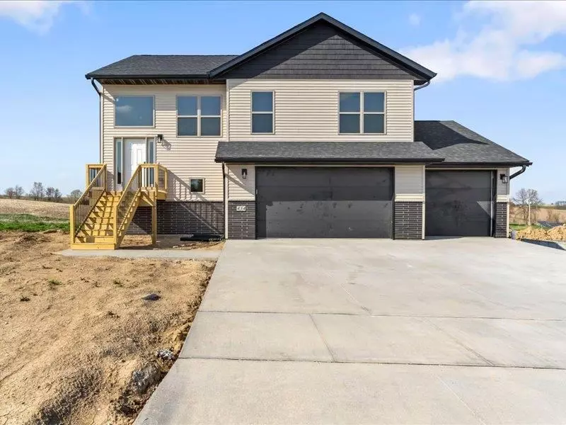 2438 S 280th St., Washington, IA 52353