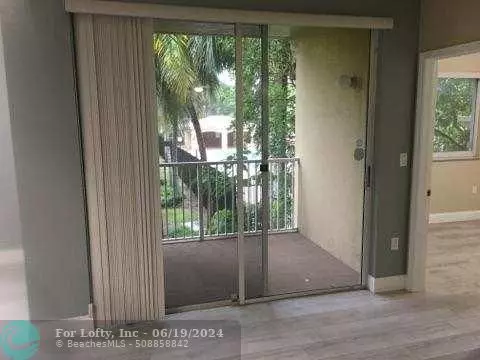 Davie, FL 33317,7085 Nova Dr  #230