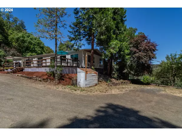 Roseburg, OR 97471,360 W AMANDA ST