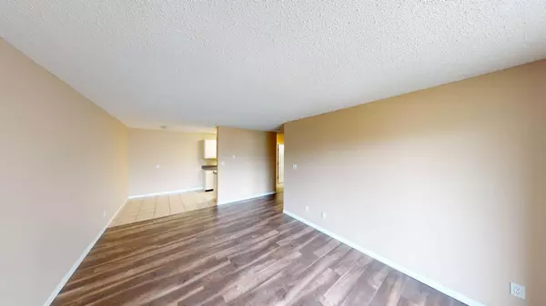 Grande Prairie, AB T8V1H1,10028 105 AVE #6