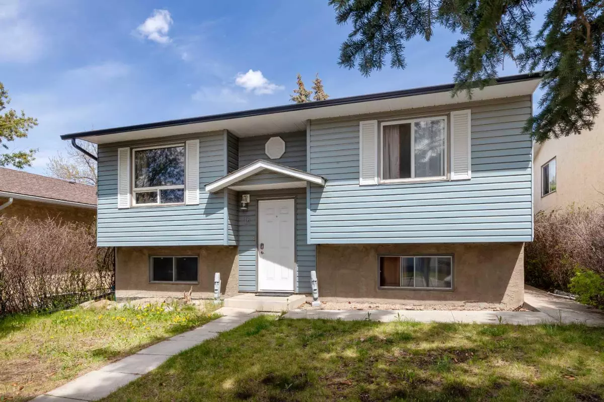 Airdrie, AB T4B 1L2,16 Arbor CRES SE