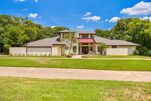 8600 Meadowbrook Drive, Fort Worth, TX 76120